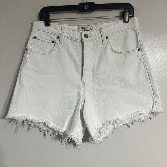 Abercrombie & Fitch Pants - Abercrombie & Fitch The Dad Short High Rise Raw Hem White Denim Size 29